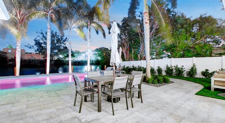 Fully equipped ample vacation home with yard, private pool & grill | Suitable for remote work | Pets allowed — photo 5