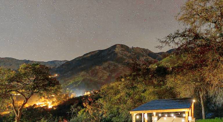 Vacation home with hot tub — photo 5