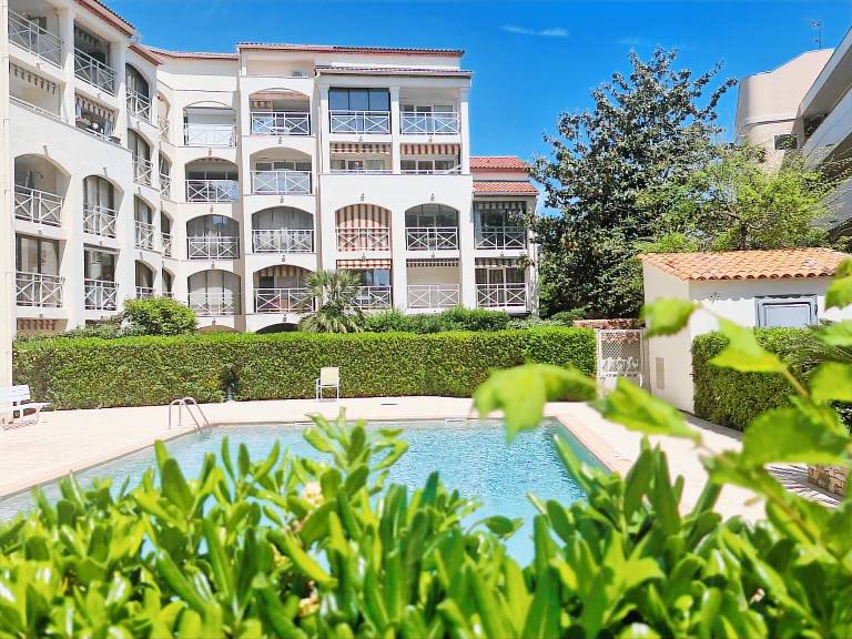 Rental apartment with pool in Sainte-Maxime