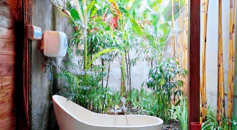 Child-friendly pleasant villa with patio, yard & pool | Good for workation | Pets are welcome — photo 5