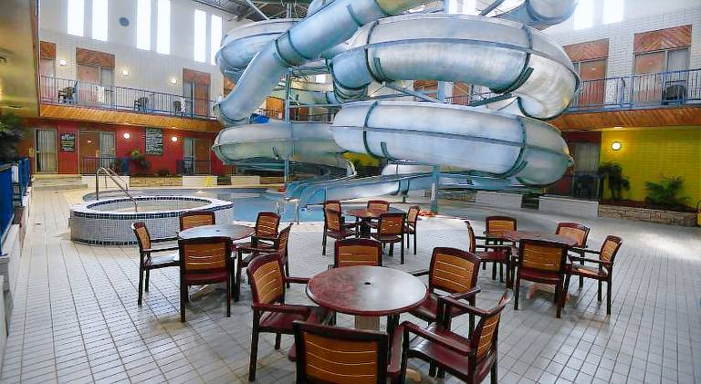 Tropical Inn - North Battleford — photo 3