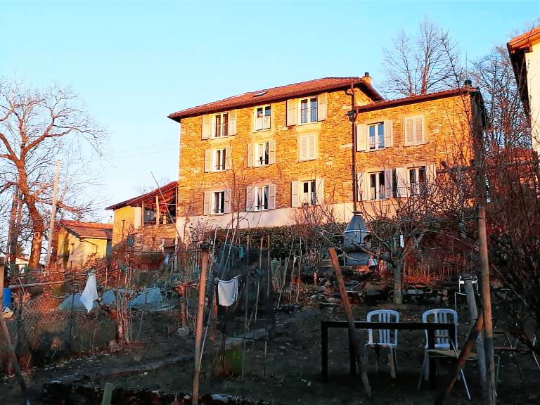 House with 2 rooms for 5 persons in Lugano