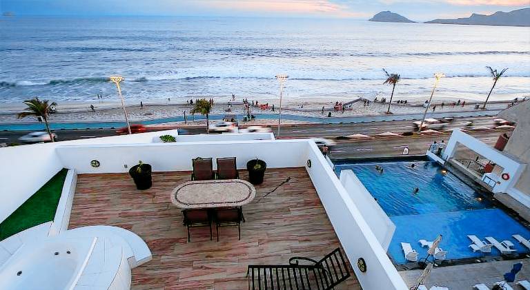 Coral Island Beach View Hotel — photo 3