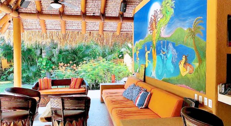 Vacation home with pool | Close to the beach | Pet-friendly — photo 4