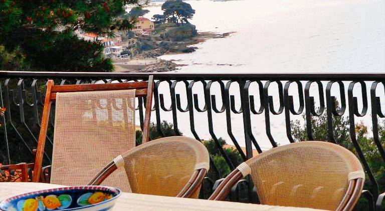 Apartment with yard, BBQ & patio | Close to the beach | Perfect for remote work | Pets are welcome in Castellabate