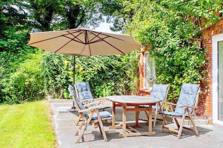 Cottage with sauna, terrace & hot tub | Garden view | Good for workation — photo 2