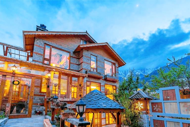 ChaletShanagManali- 4 BR Chalet in Kullu