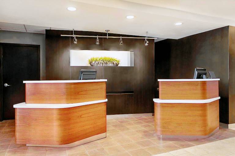 Courtyard by Marriott Topeka — photo 4