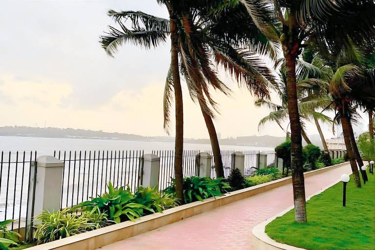 Apartment Versova Beach