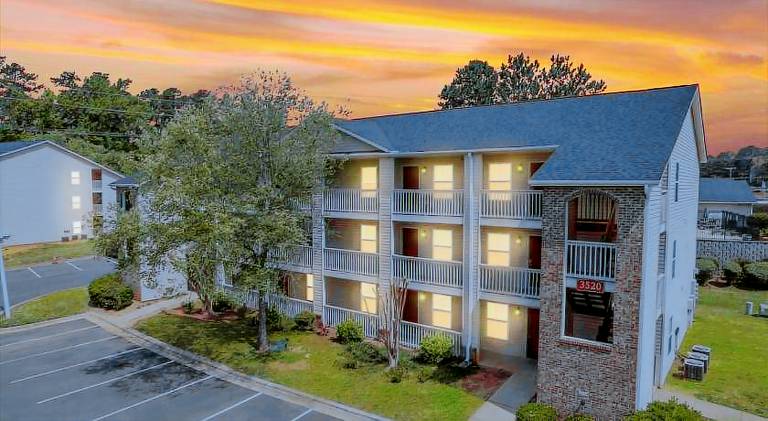 Rental apartment with pool | Suitable for remote work | Dogs allowed in Fayetteville, NC