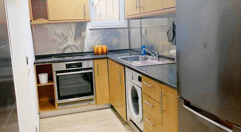 Holiday apartment with yard & patio — photo 4