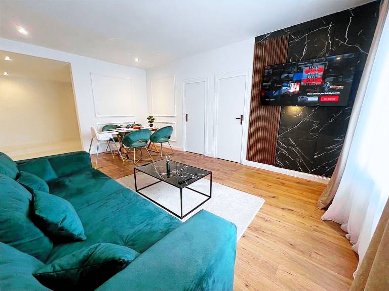 105m² Apartment, parking, for families, 6Per in Chemnitz
