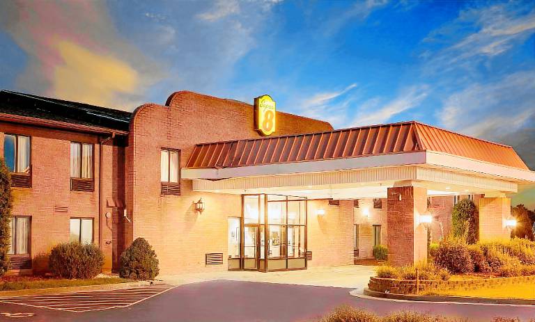 Super 8 By Wyndham Metropolis in Metropolis, IL