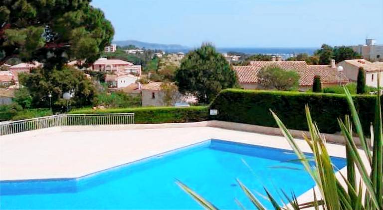 Holiday apartment with pool | Pets allowed in Cavalaire-sur-Mer