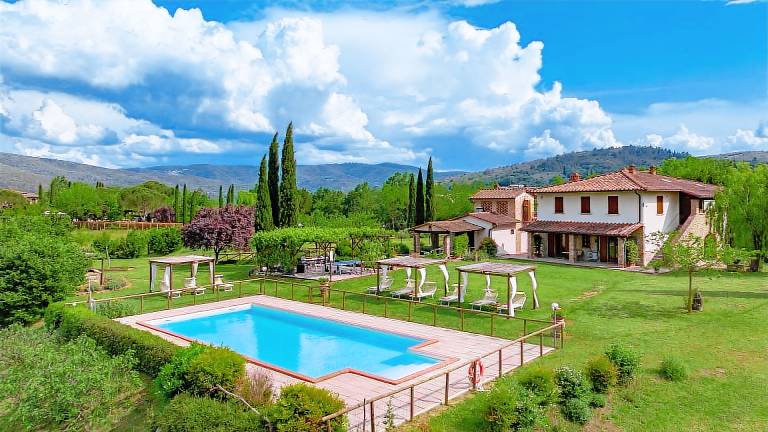 Villa mit Garten, Terrasse und Grill