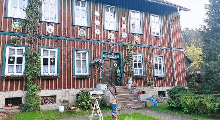 Rental apartment with barbecue, terrace & garden in Thale