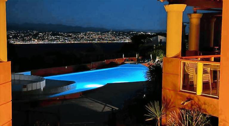 Vue mer et sur la baie de Cannes piscine 450m2 randonnee VTT au pied de l Esterel — photo 3