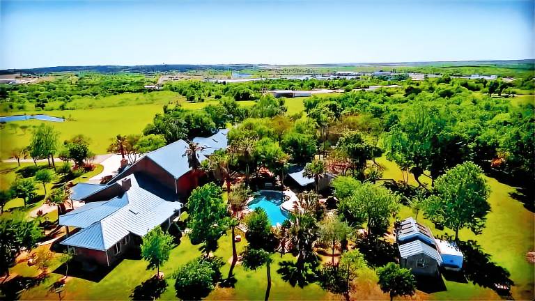 House with jacuzzi, barbeque & private pool | Panoramic view in New Braunfels, TX