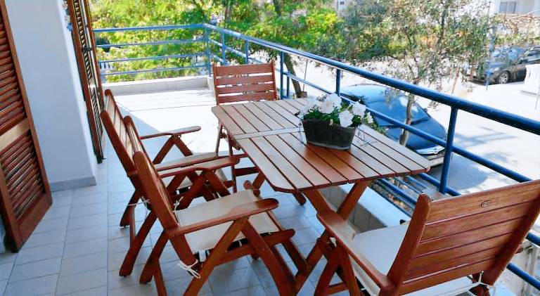 House with garden & terrace — photo 4