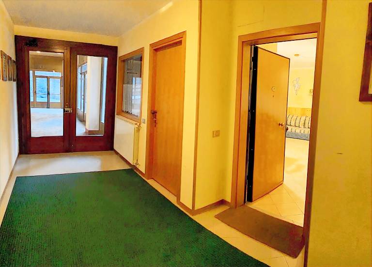 Apartment "On the Ski Slopes" with Mountain View and Shared Garden — photo 5