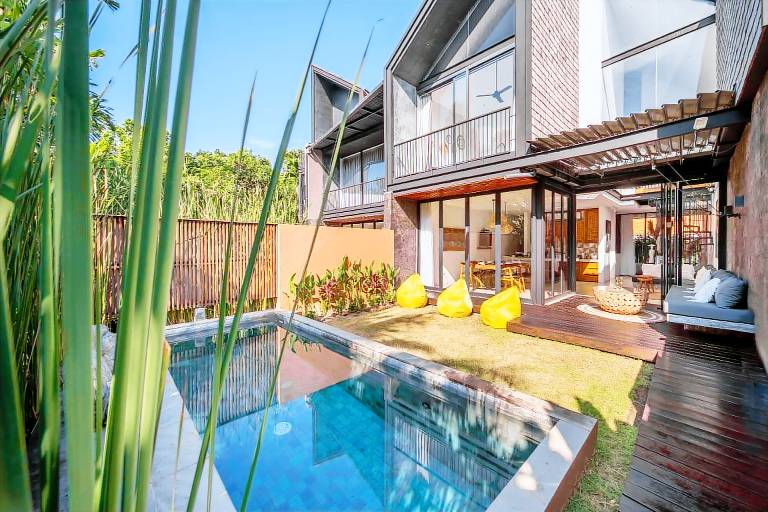 Villa with BBQ, pool & yard | Perfect for remote work in Canggu