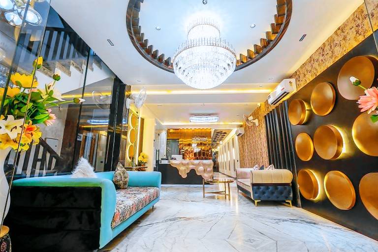 Taj Ronal Luxury Hotels in Agra