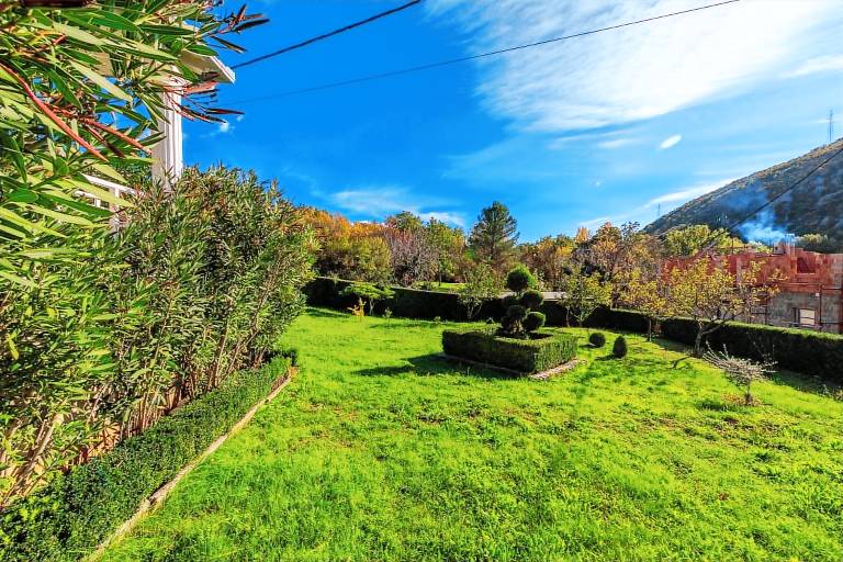 Apartment with garden, barbeque & patio | Suitable for remote work | Pets are welcome — photo 2