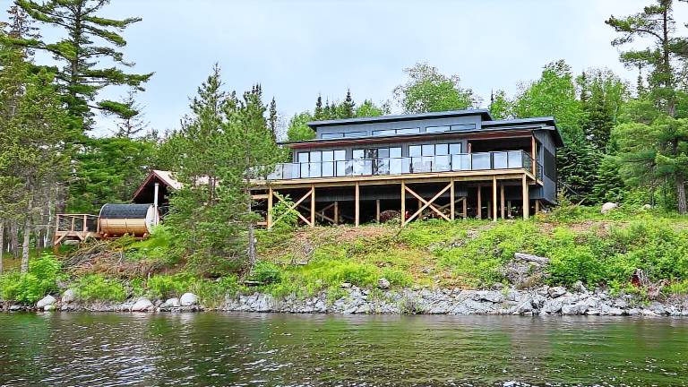 House  Kenora