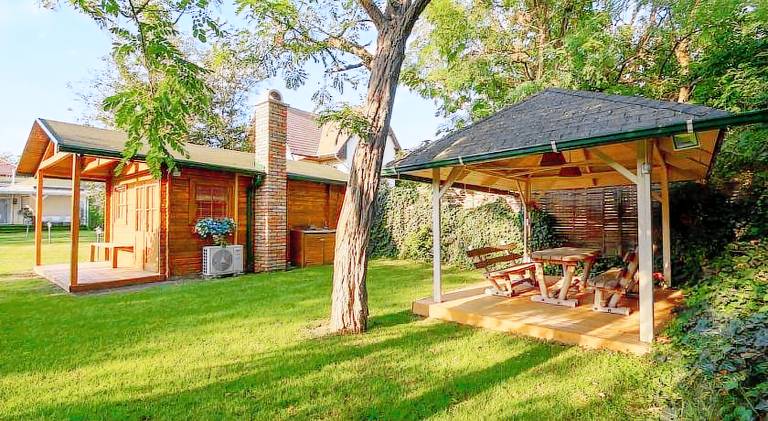 Fully equipped beautiful rental apartment with garden, barbecue & hot tub | Suitable for remote work | Pets are welcome — photo 4