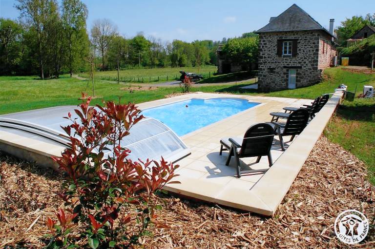 Gite with grill, private pool & yard — photo 3