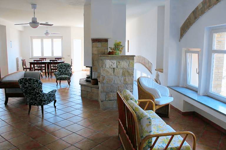 Wonderful apartment with yard, patio & pool | Pets allowed — photo 2