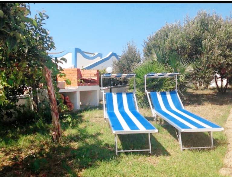 Holiday apartment with garden — photo 2