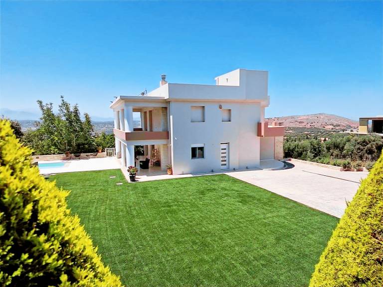 225 m² Villa