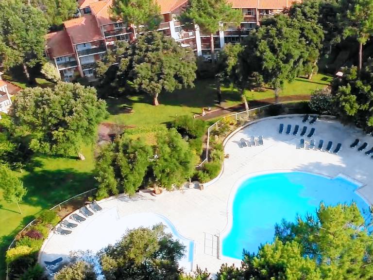 Children-friendly apartment with heated pool | Dogs allowed in Dax