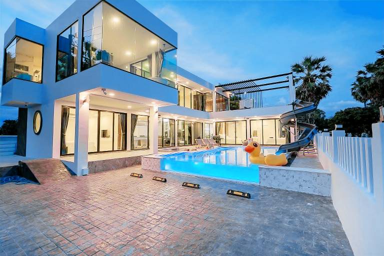 Villa with jacuzzi, barbecue & pool | Pets allowed — photo 4