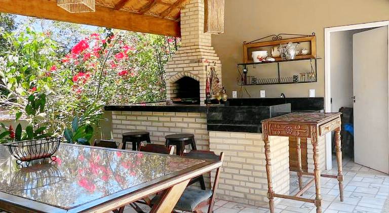House with pool — photo 4