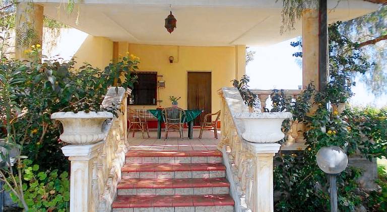 House with garden, barbecue & terrace — photo 3