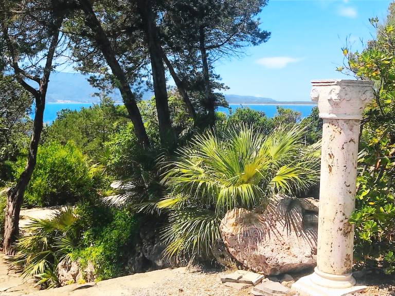 Child-friendly villa with terrace, private pool & yard | Beach view | Suitable for remote work | Pet-friendly — photo 2