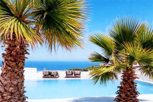 Loft Kaves Pool & Bar Suites in Santorini
