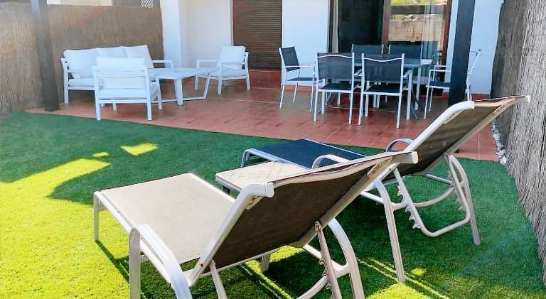 Apartment with pool — photo 5