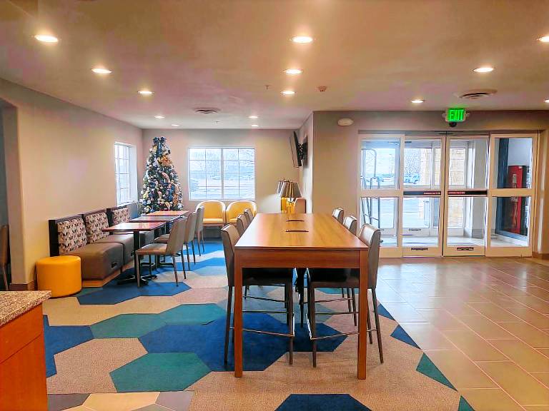 Microtel Inn & Suites by Wyndham Denver Airport — photo 4