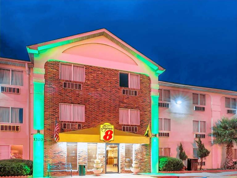 Super 8 By Wyndham Waco University Area in Waco, TX