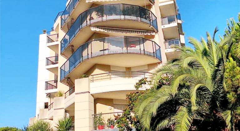Front beach Luxury near Nice airport — photo 3
