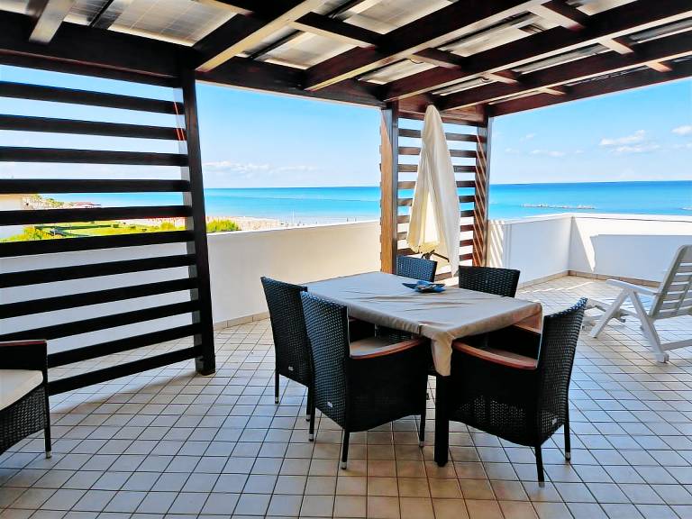 Holiday apartment with terrace — photo 3