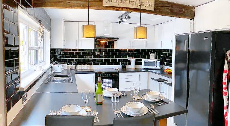 Chalet with jacuzzi — photo 2
