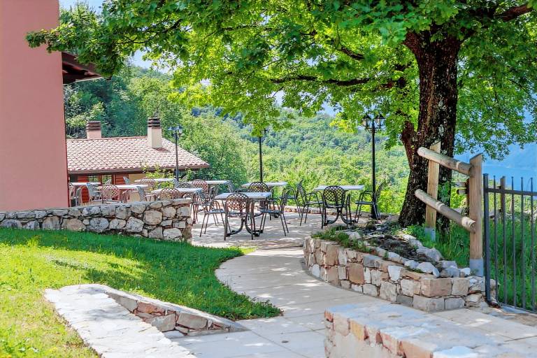 Agriturismo San Maggiore: CAMERA SUPERIOR con balcone o terrazzo vista lago — photo 2