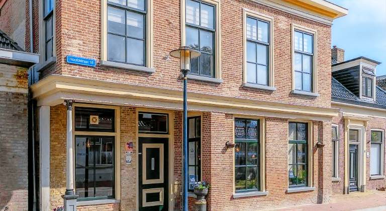 Unieke Bed en Breakfast met historisch verhaal in Ferwert De K roon van Marijn