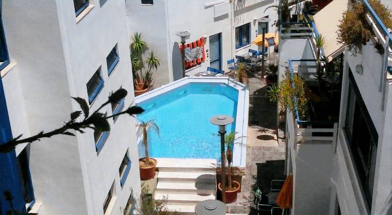 Serviced apartment with pool & patio | Beach nearby | Pets allowed — photo 3