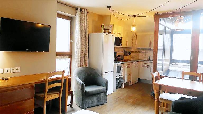 4th floor, balcony, tv, ski locker, 28m², Brides Les Bains — photo 5