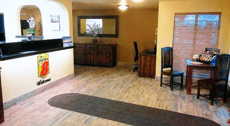 Super 8 By Wyndham Idaho Falls — photo 4